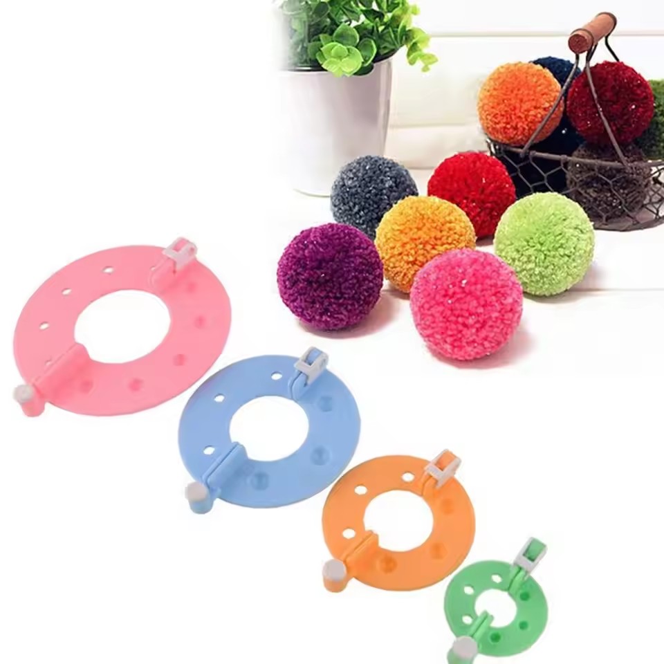 طقم صنع كرات الفرو 8 قطع بـ4 أ - مراجعة Pom Pom Maker Tool وسعره