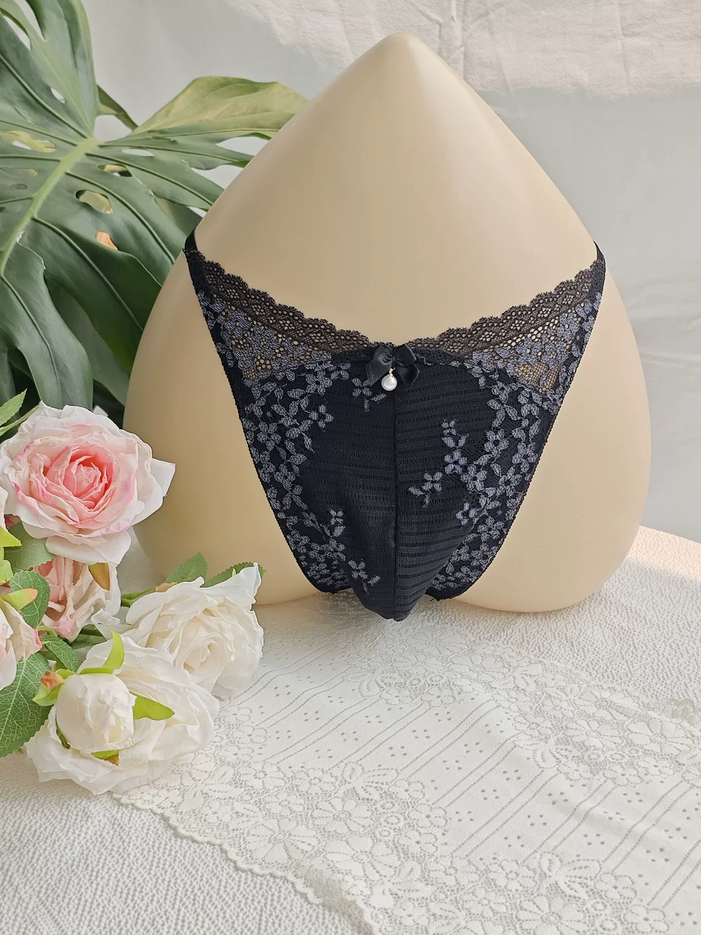 سروال داخلي رجالي أسود من الدا - مراجعة Embroidery Embellishments وسعره