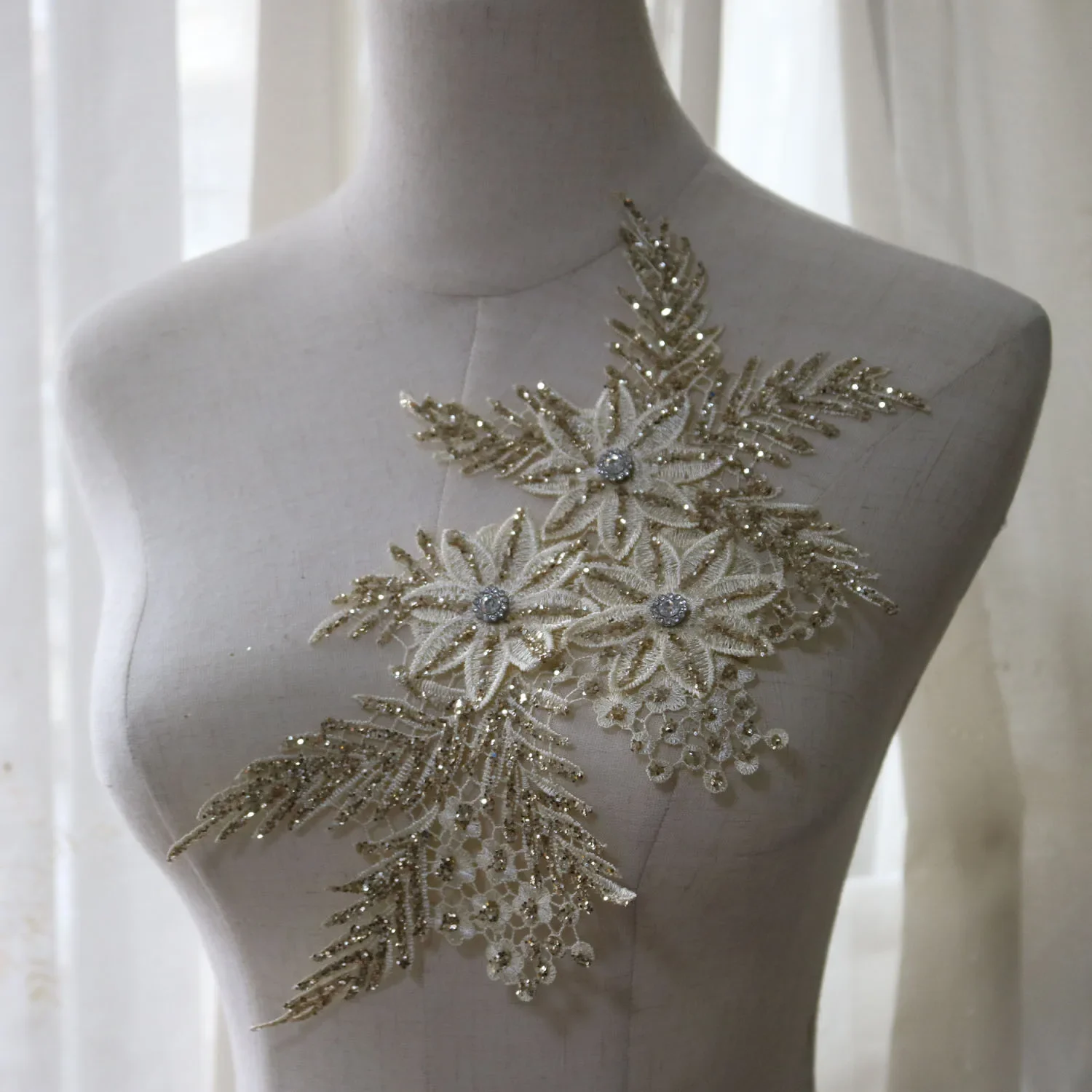 تخفيضات على رقع التطريز الزهري - مراجعة Applique Patch Flower وسعره