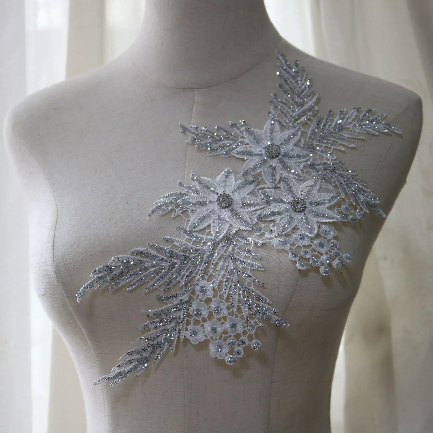 تخفيضات على رقع التطريز الزهري - مراجعة Applique Patch Flower وسعره