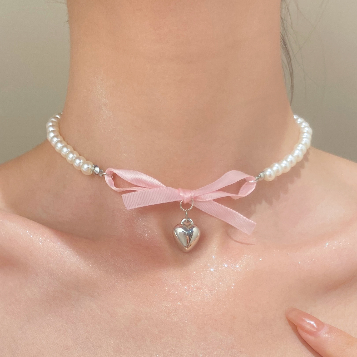 قلادة لؤلؤ على شكل قلب بربطة ف - مراجعة Pearl Trim Chain وسعره